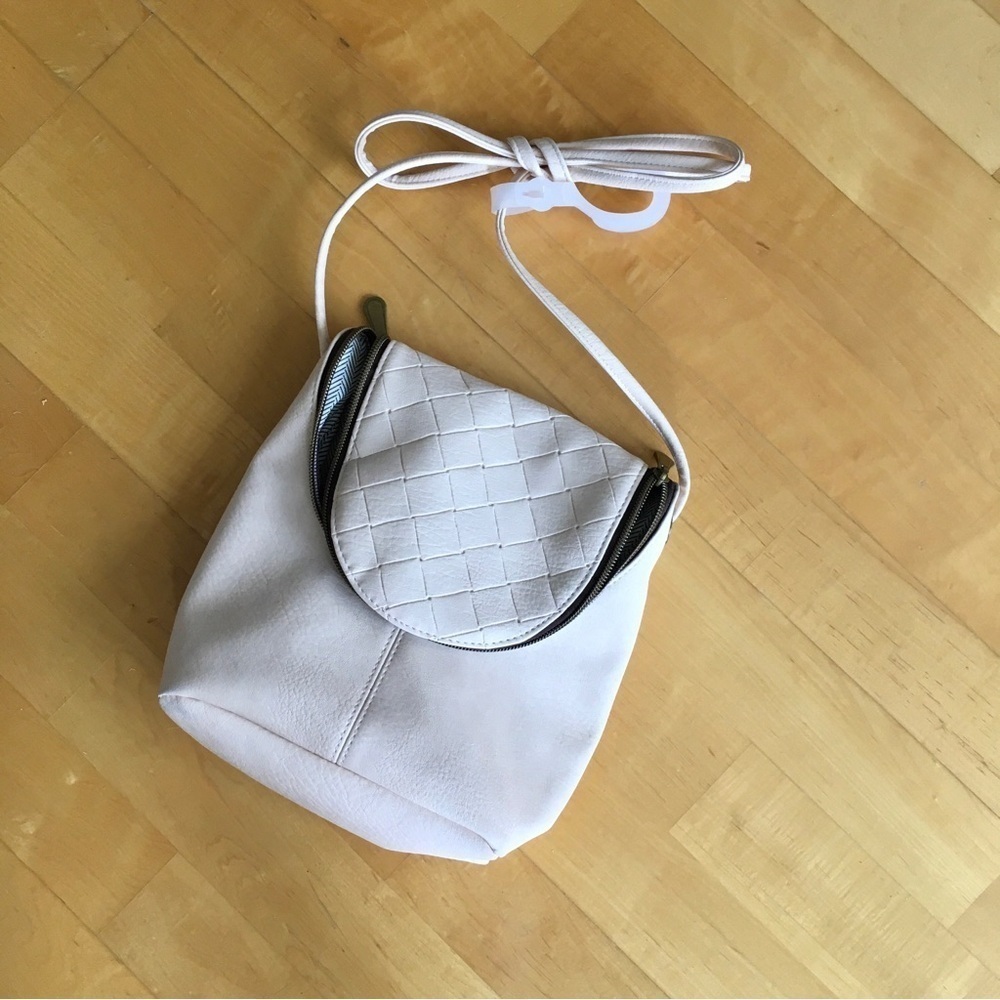 Quilted Crossbody Bag, Cream with Black, White Abstract Print Interior - Picture 16 of 16